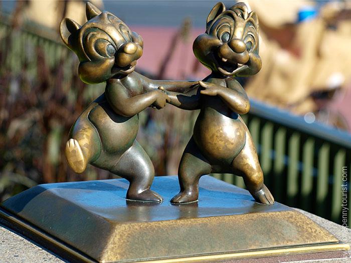The Chip and Dale mini statue in it's old location on the Castle hub in the Magic Kingdom, Walt Disney World