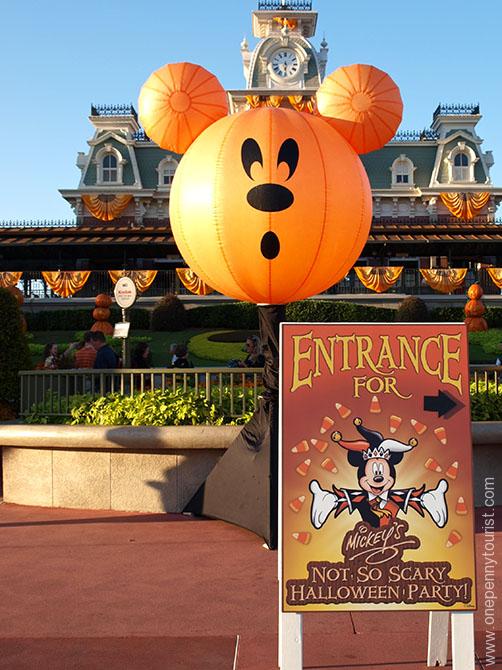 Magic Kingdom welcomes people to it's Halloween Party