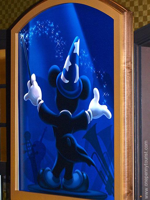 Mickey's Philharmagic - Mickey's welcome poster is 2 dimensional  (Magic Kingdom, Walt Disney World)