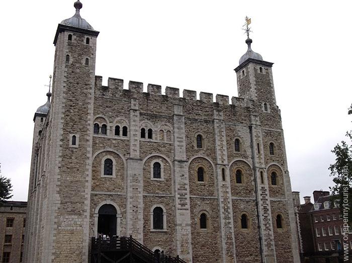 Tower of London - this is the White Tower (main Keep) onepennytourist.com
